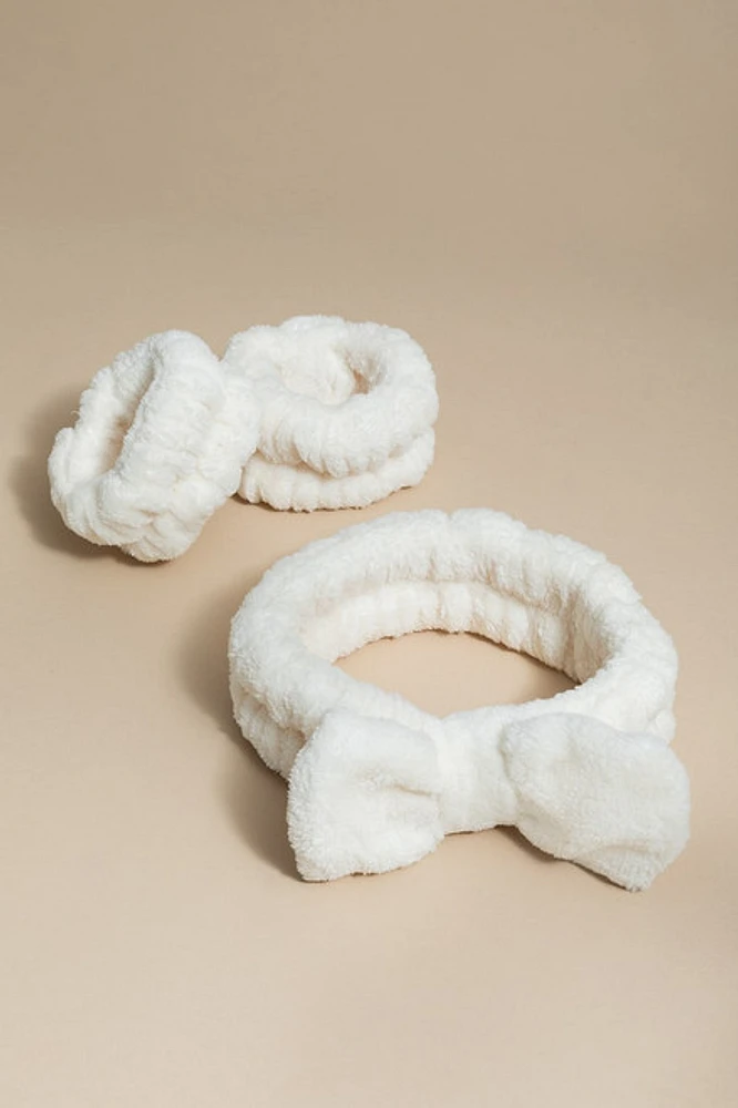 White Fuzzy Bow Spa Hair Set