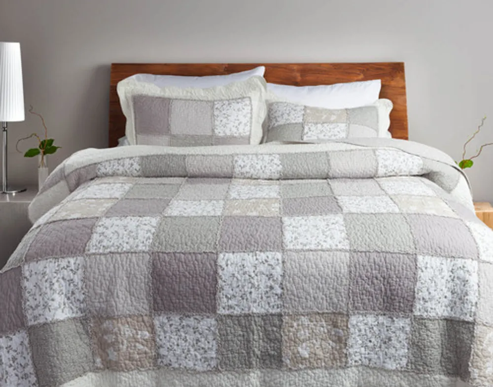 Graveley Cotton Quilt Set, Botanical, Grey, Queen