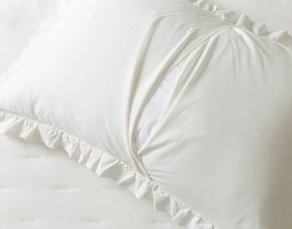 Alessia White Quilt Set,