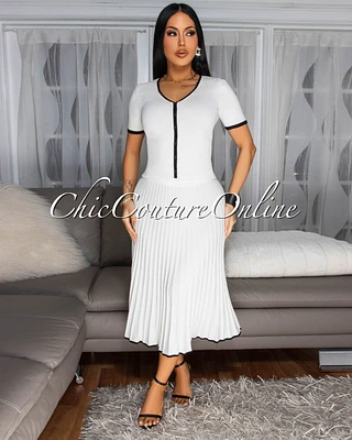 *Svana Off-White Black Trim Knit Set