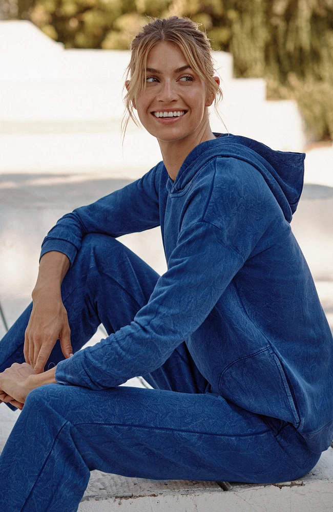 fit garment-dyed hoodie