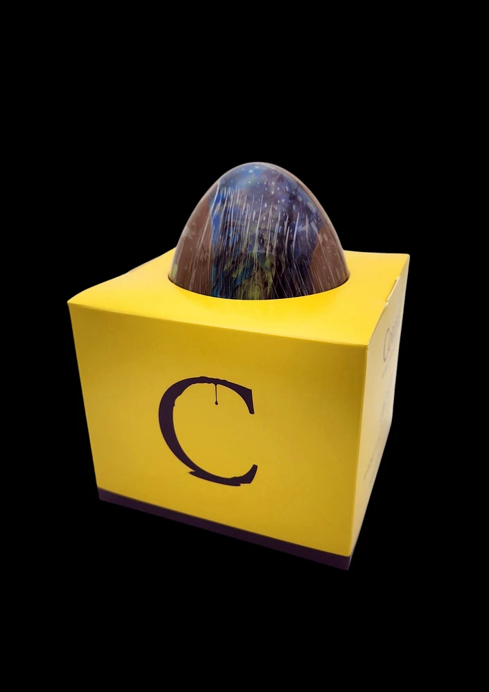 A-16x Big milk chocolate egg garnished with 10 shellfishs, available while stocks last (3 to 4 weeks delivery time)