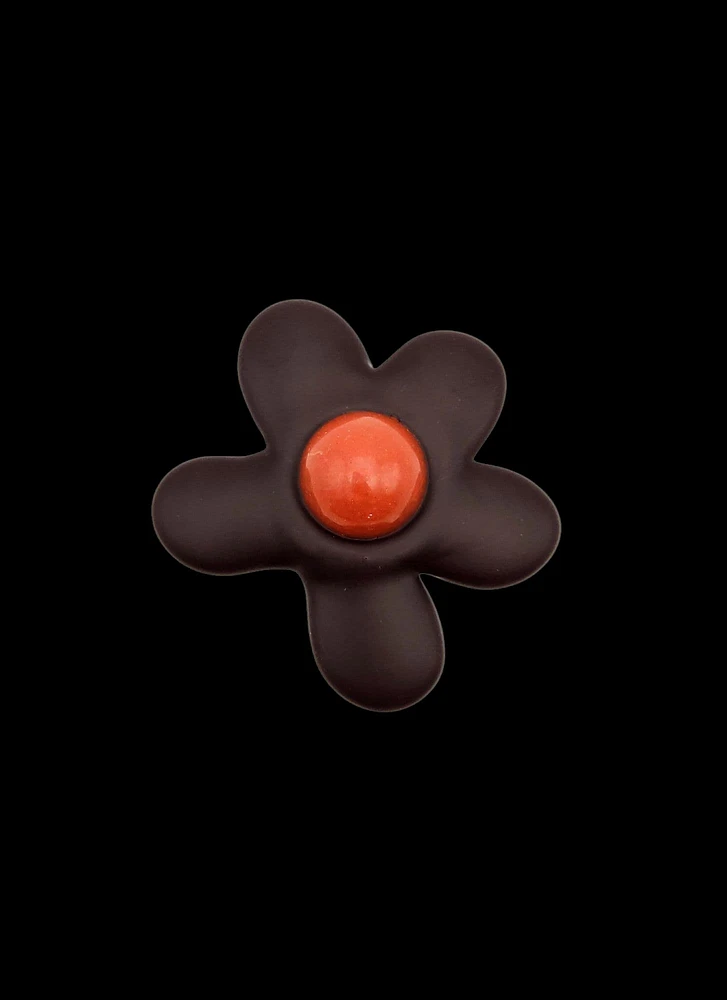A-18x dark chocolate flowers,delay 14days To be wrapped, available while supplies last