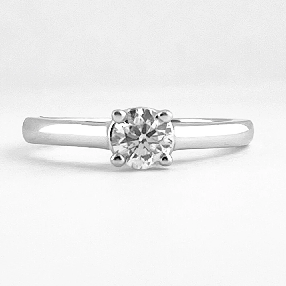 Round Cut Solitaire Engagement Ring