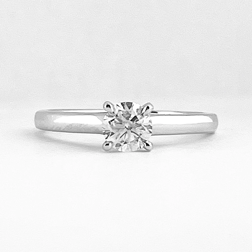 Round Cut Solitaire Engagement Ring