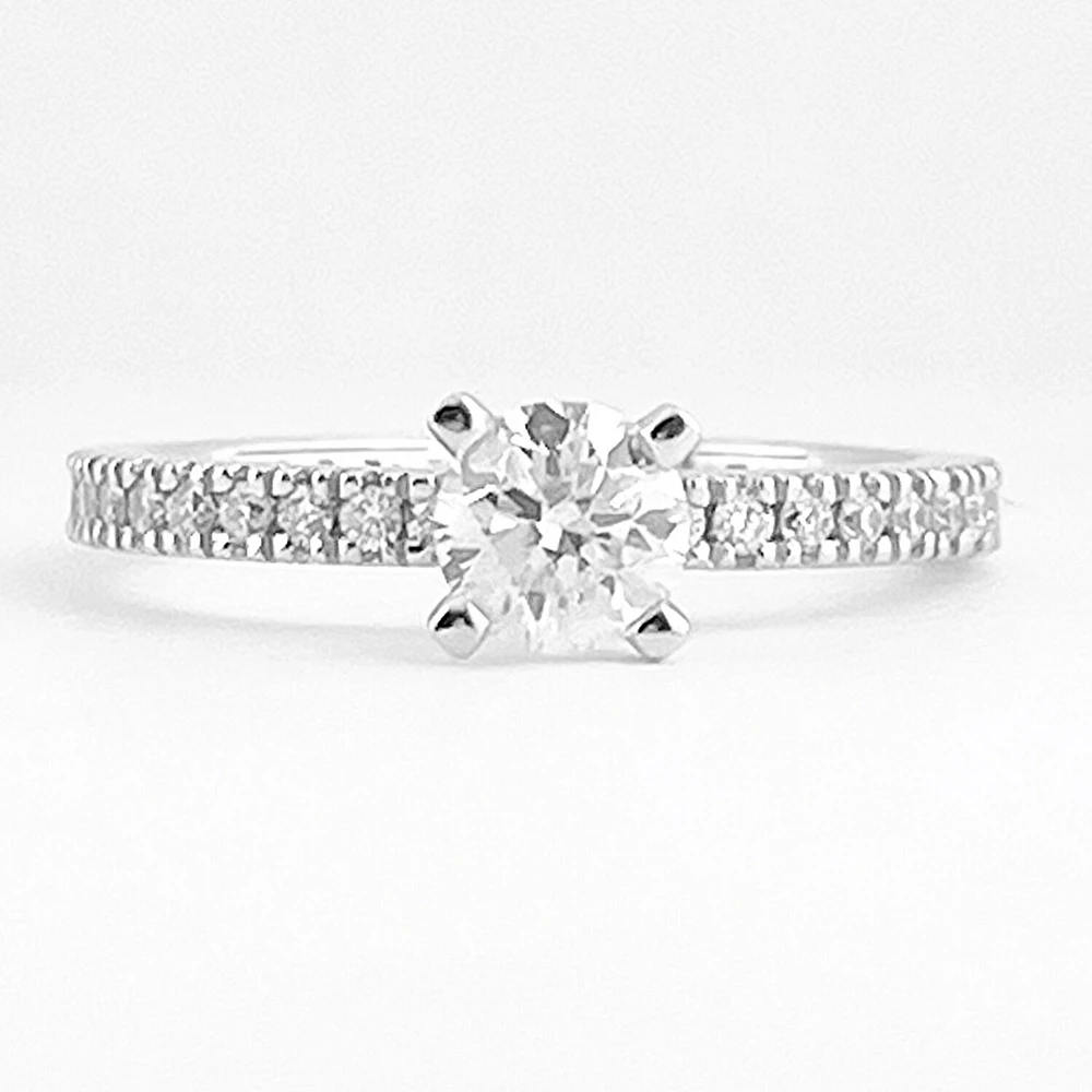 Round Cut Engagement Ring