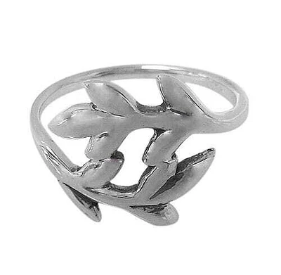 Sterling Silver, Smooth Multi Leaf Shape Ring. Approx Size: 15mm Width