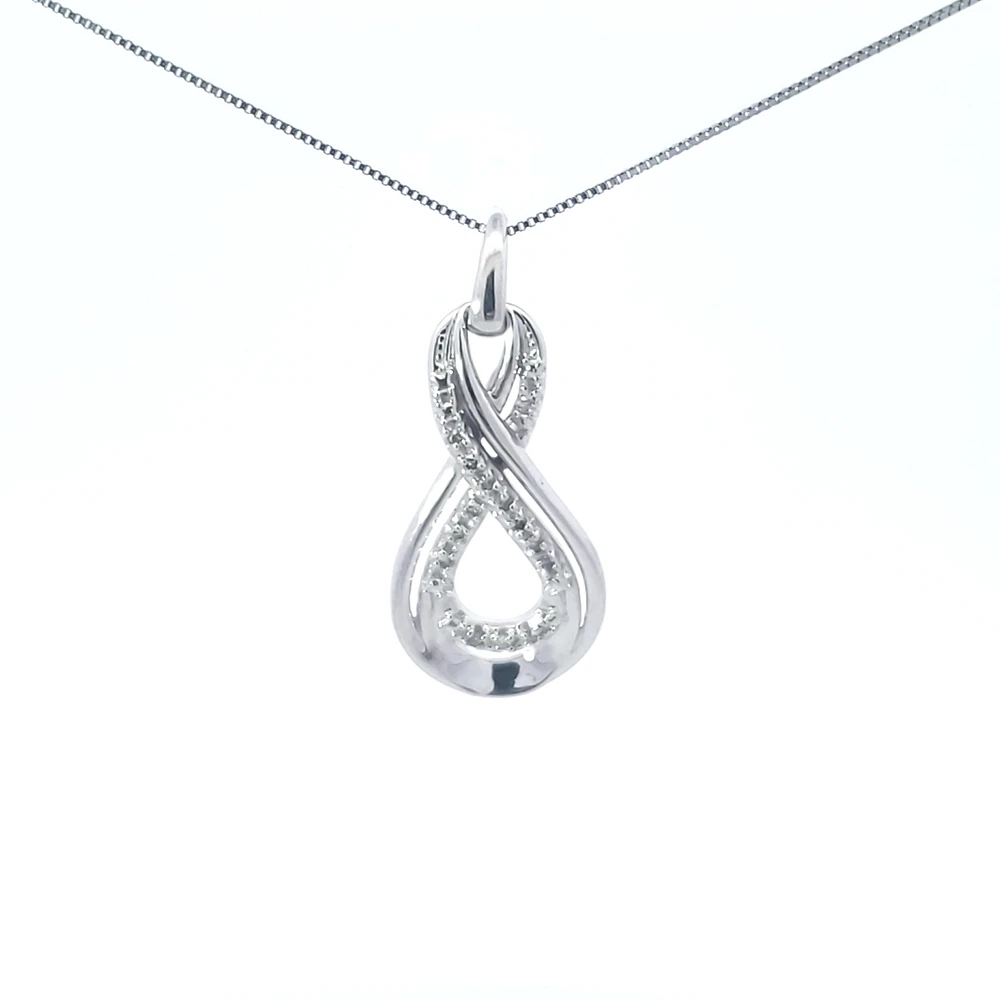 10K White Gold cttw Diamond Pendant