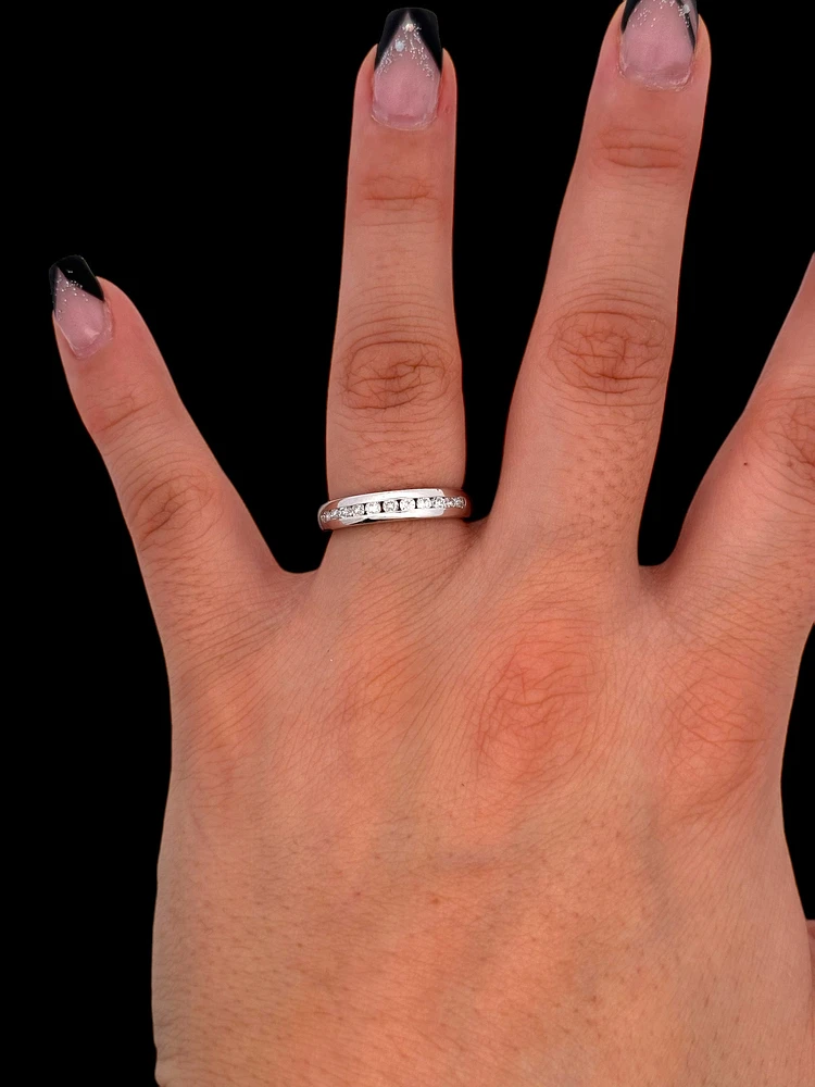 14K White Gold 0.33cttw Channel Set Diamond Band, 6