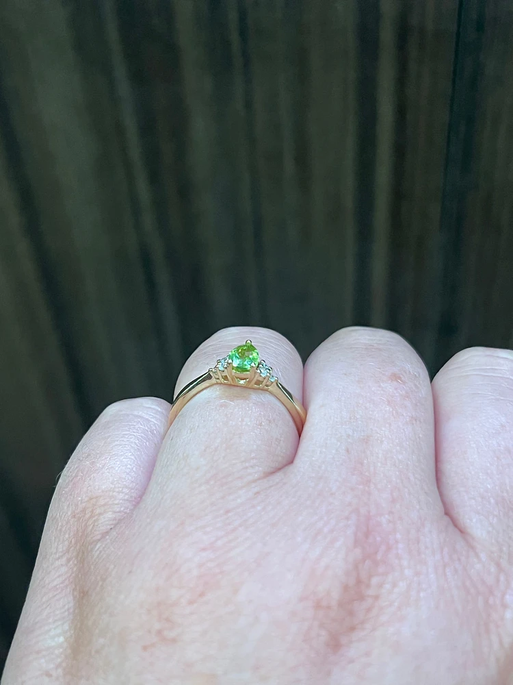 10K Gold Peridot and Diamond Ring