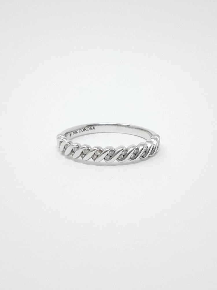 10K Gold 0.10cttw Diamond Ring / Band