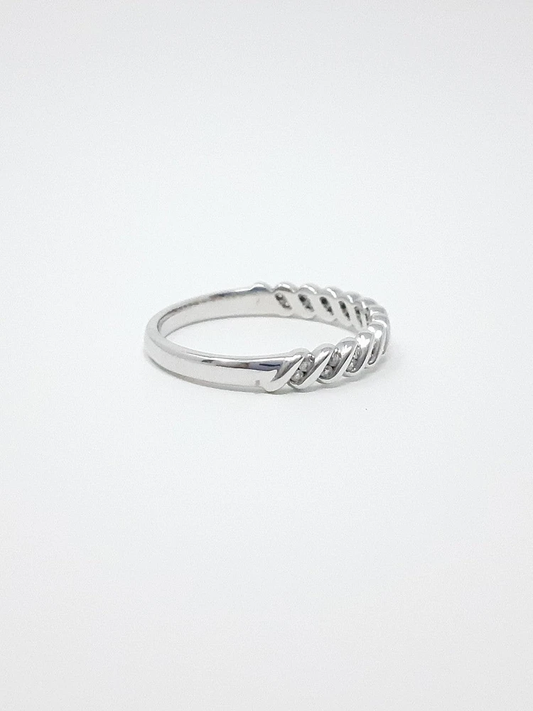 10K Gold 0.10cttw Diamond Ring / Band