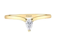 14K Yellow Gold 0.12cttw Diamond Pear Shape Canadian Ring - /