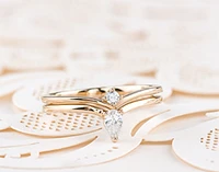 14K Yellow Gold 0.12cttw Diamond Pear Shape Canadian Ring - /