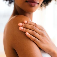 Indulgent Moisture Body Wash Infused with Vitamin B3, Notes of Guava and Coconut