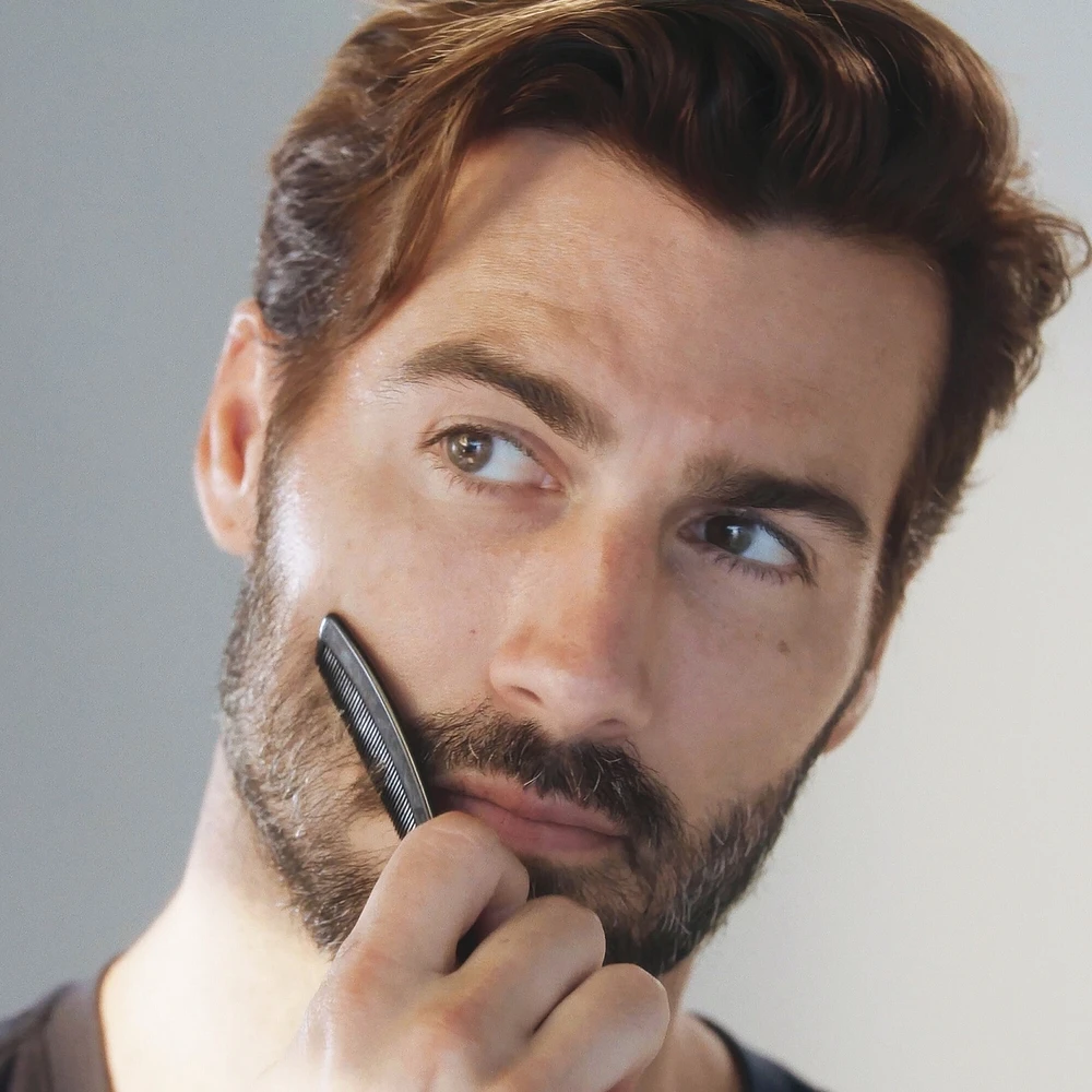 Gear Ciseaux a Moustache avec Peigne
