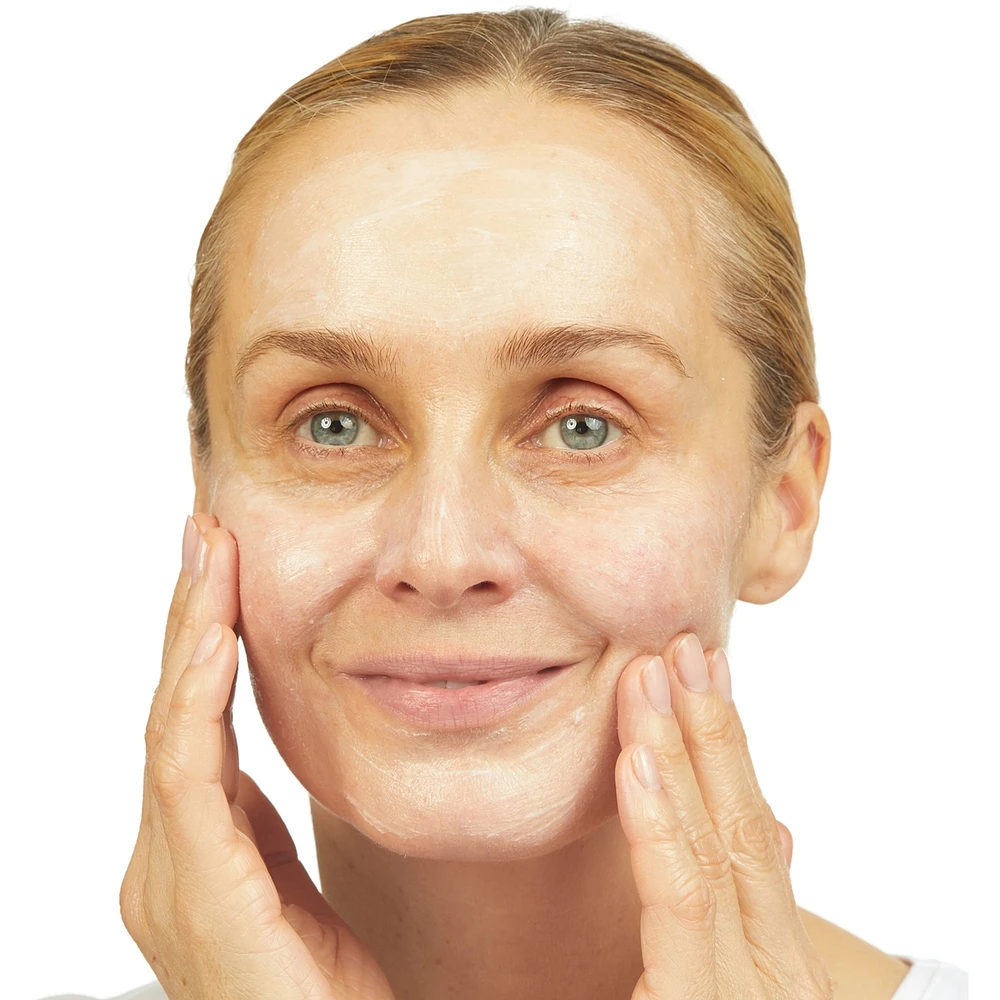 Lift & Luminate Dual-Action Cleansing Exfoliator