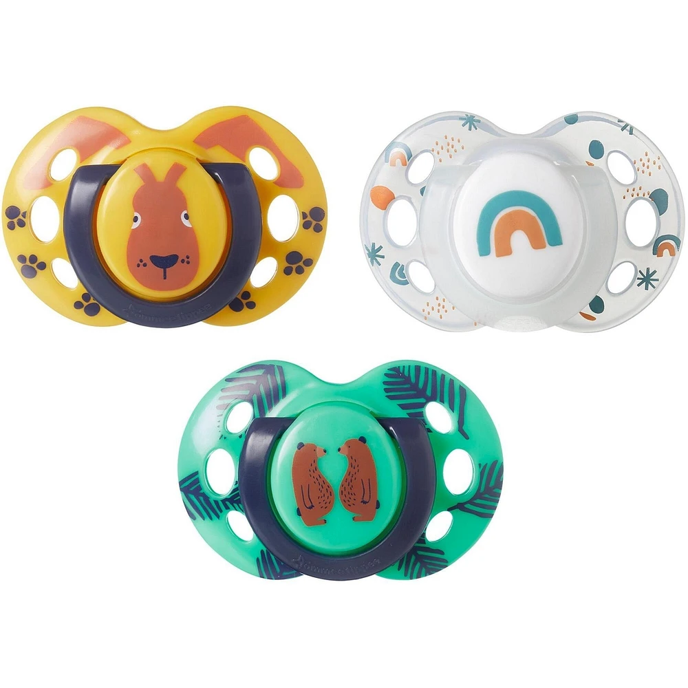 Sucette Tommee Tippee Fun Style et sucette Fun Style Night qui brille dans l'obscurité, conception symétrique, sans BPA, boîte de stérilisation incluse, 18-36 mois. Ensemble de 3 sucettes