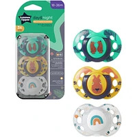 Sucette Tommee Tippee Fun Style et sucette Fun Style Night qui brille dans l'obscurité, conception symétrique, sans BPA, boîte de stérilisation incluse, 18-36 mois. Ensemble de 3 sucettes