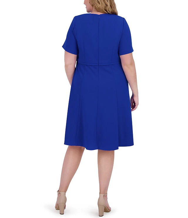 Jessica Howard Plus Size Crew Neck Short Sleeve Bow Front Scuba Crepe Midi  Dress | Brazos Mall