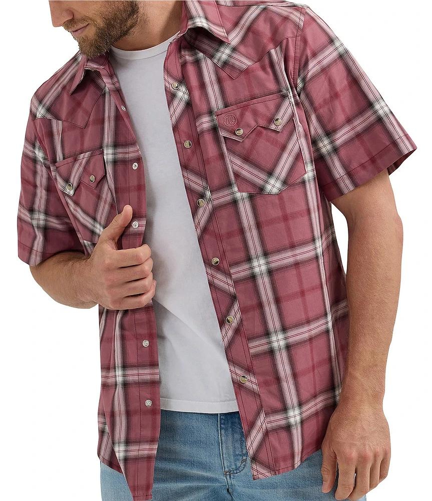 Wrangler® Sawtooth Large Plaid Short Sleeve Woven Shirt