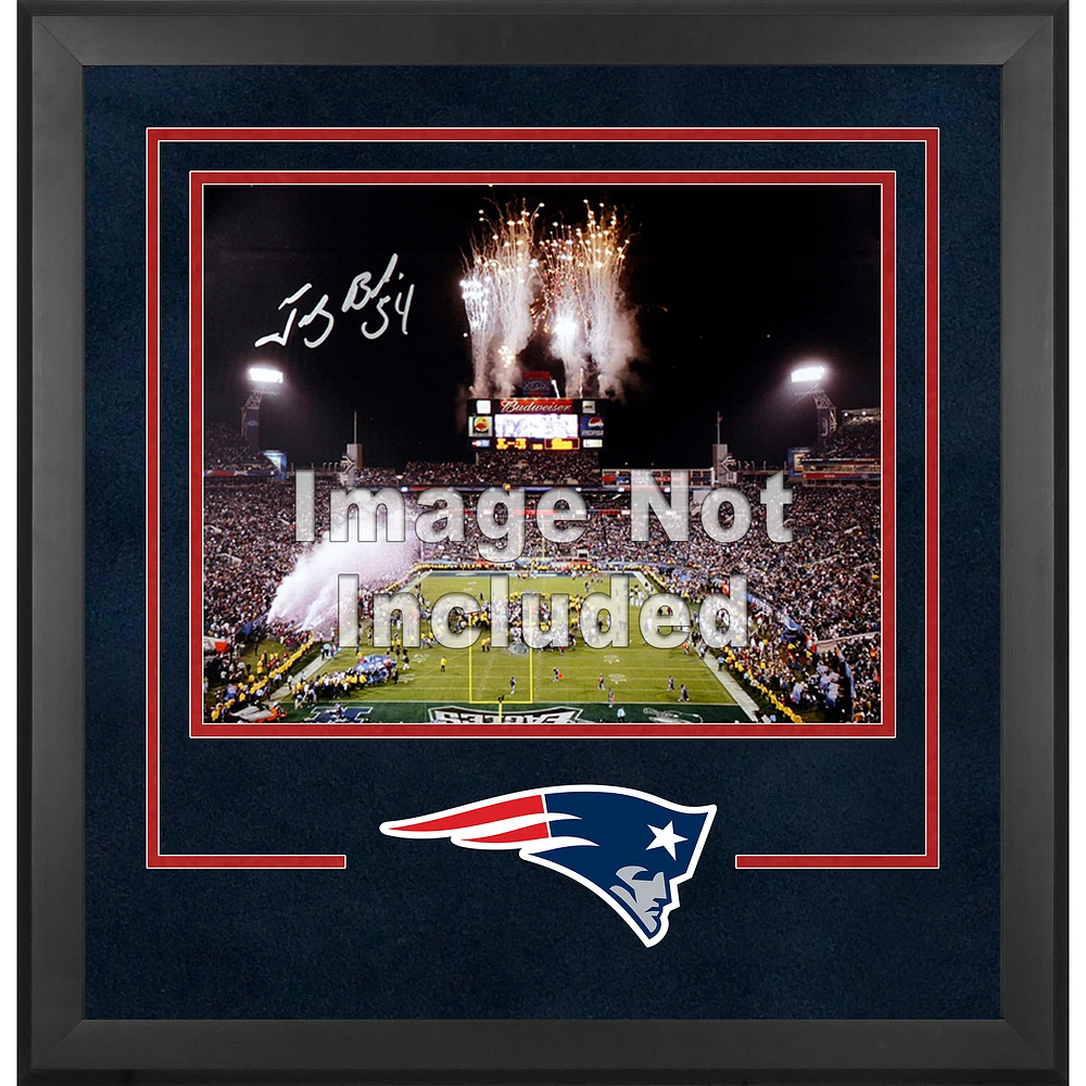 New England Patriots Deluxe 16'' x 20'' Horizontal Photograph Frame with Team Logo
