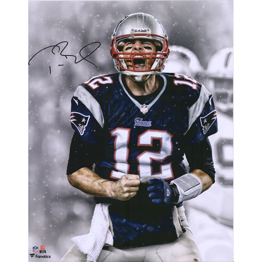 Tom Brady New England Patriots Autographed 16" x 20" Screaming Photograph