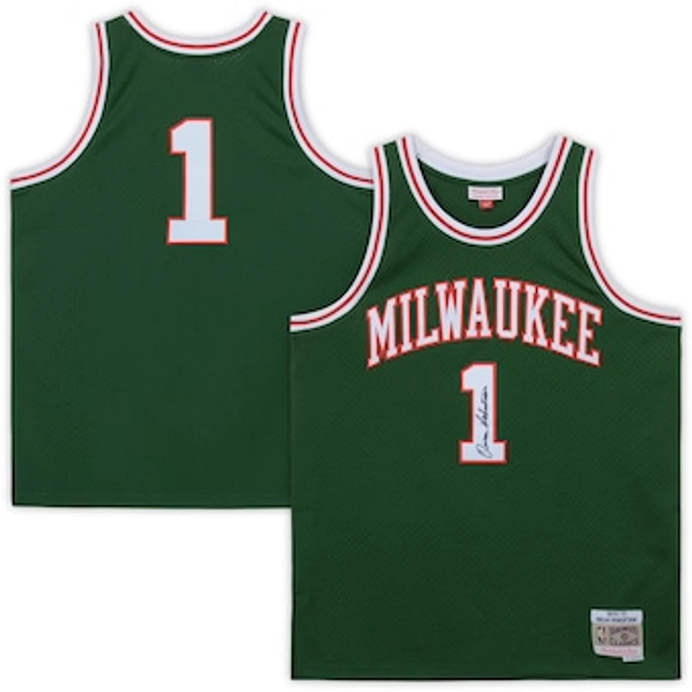 Oscar Robertson Milwaukee Bucks Autographed Mitchell & Ness Green Replica Jersey