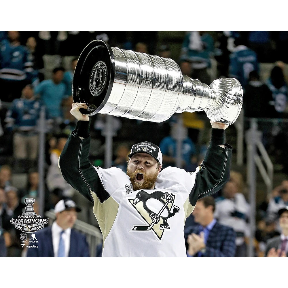 Phil Kessel Pittsburgh Penguins Unsigned Stanley Cup Champions Raising Photograph