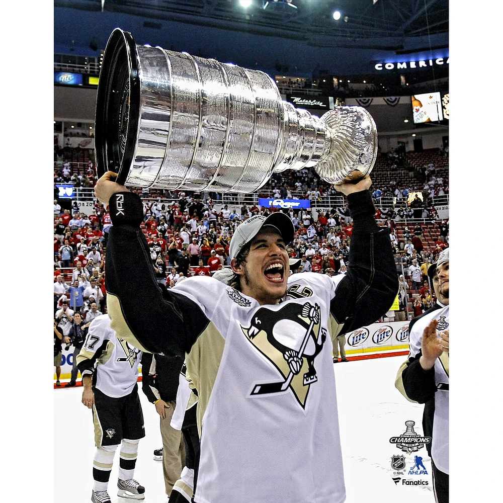 Sidney Crosby Pittsburgh Penguins Unsigned Stanley Cup Champions Raising Photograph