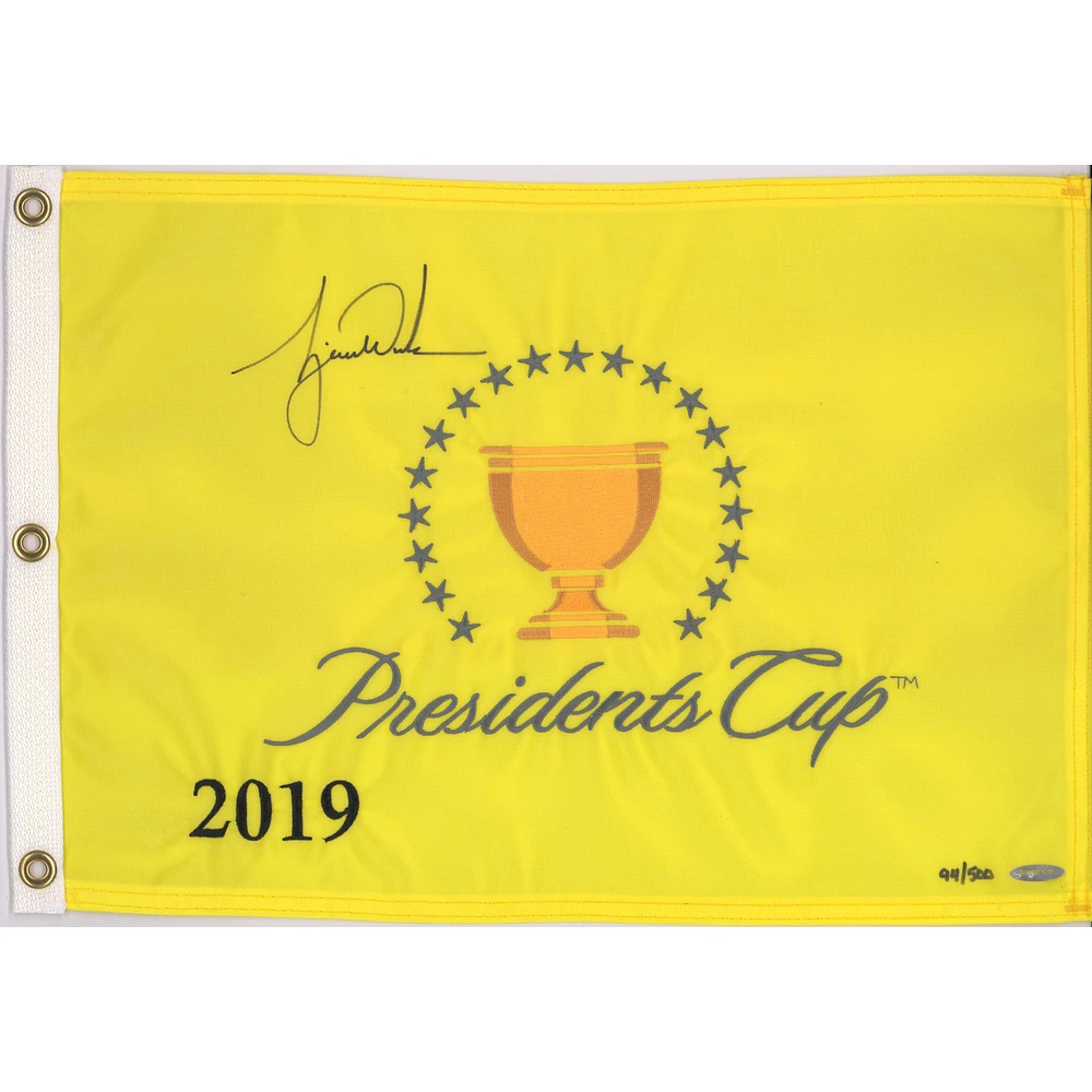 Tiger Woods Autographed 2019 Presidents Cup Pin Flag - Upper Deck