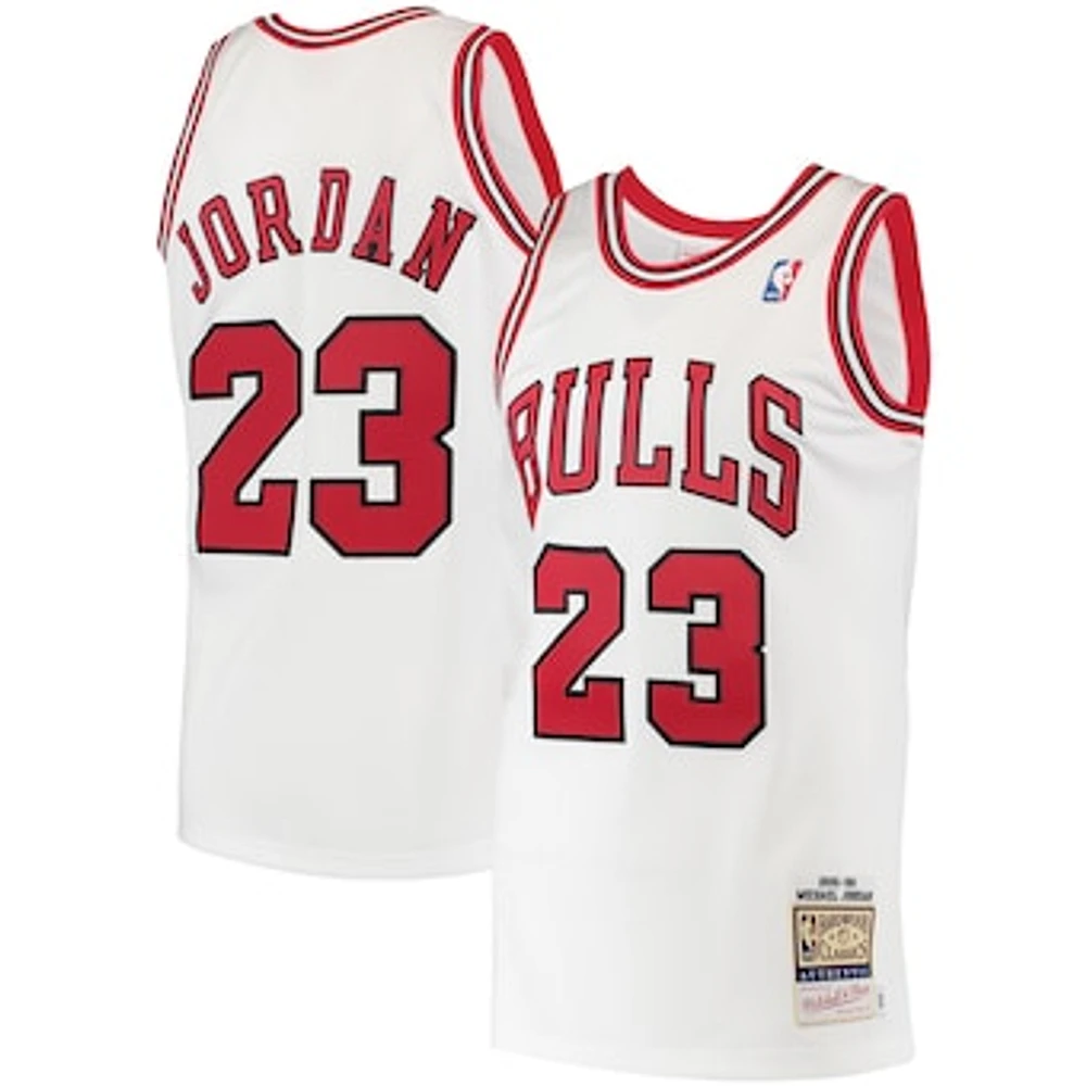 Men's Mitchell & Ness Michael Jordan White Chicago Bulls 1995 Hardwood Classics Authentic Jersey
