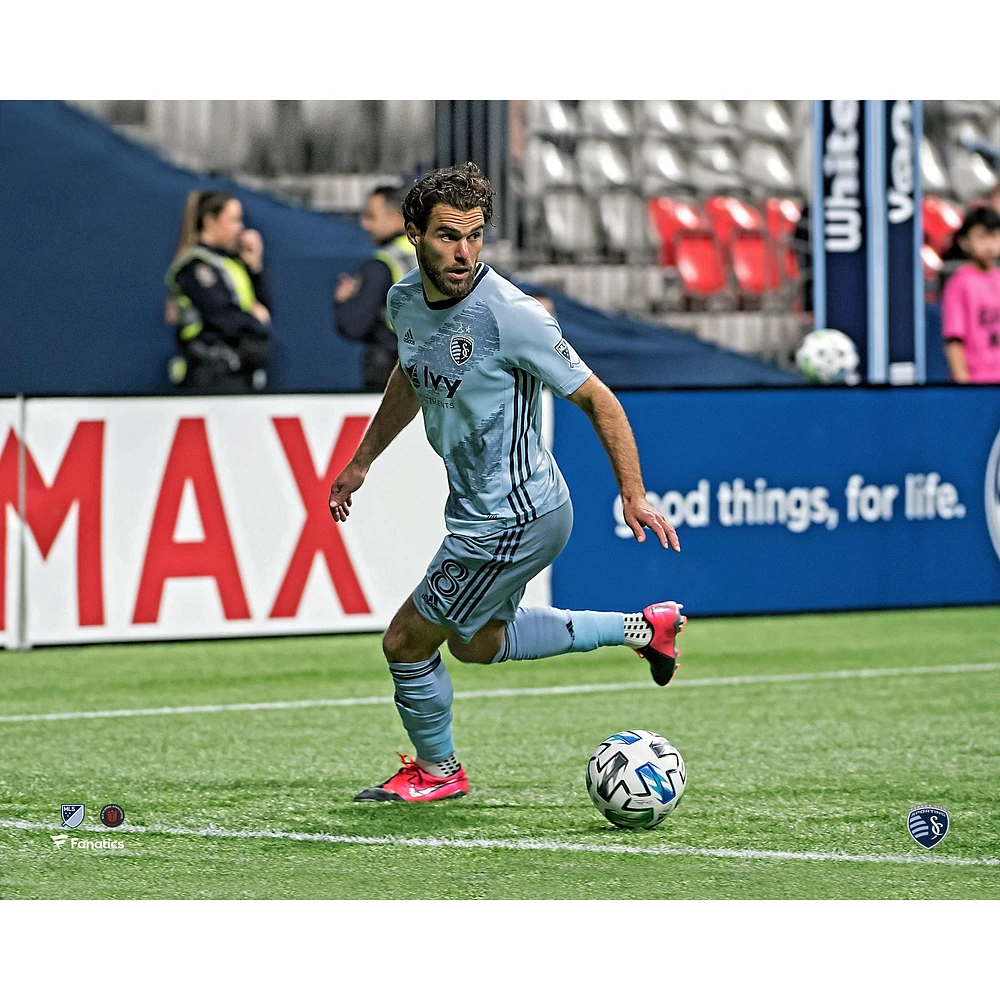 Graham Zusi Sporting Kansas City Unsigned Dribbling Photograph