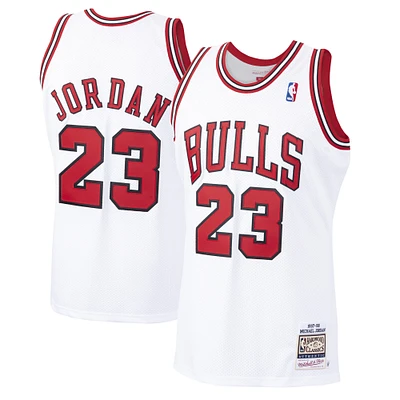 Men's Mitchell & Ness Michael Jordan Chicago Bulls 1997/98 Hardwood Classics Authentic Jersey