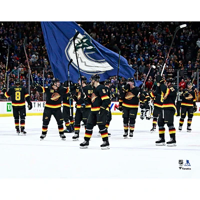 Vancouver Canucks Unsigned 2019-20 Team Celebration Photo