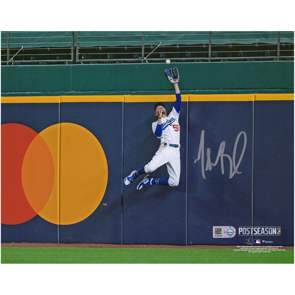 Mookie Betts Los Angeles Dodgers Autographed 8" x 10" 2020 NLCS Game 7 Home Run Robbing Photograph