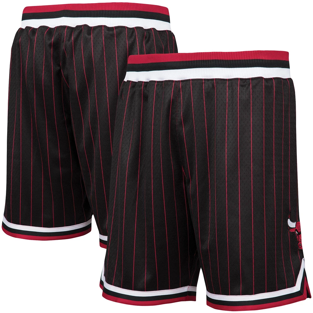 Men's Mitchell & Ness Black Chicago Bulls 1996/97 Hardwood Classics Authentic Shorts