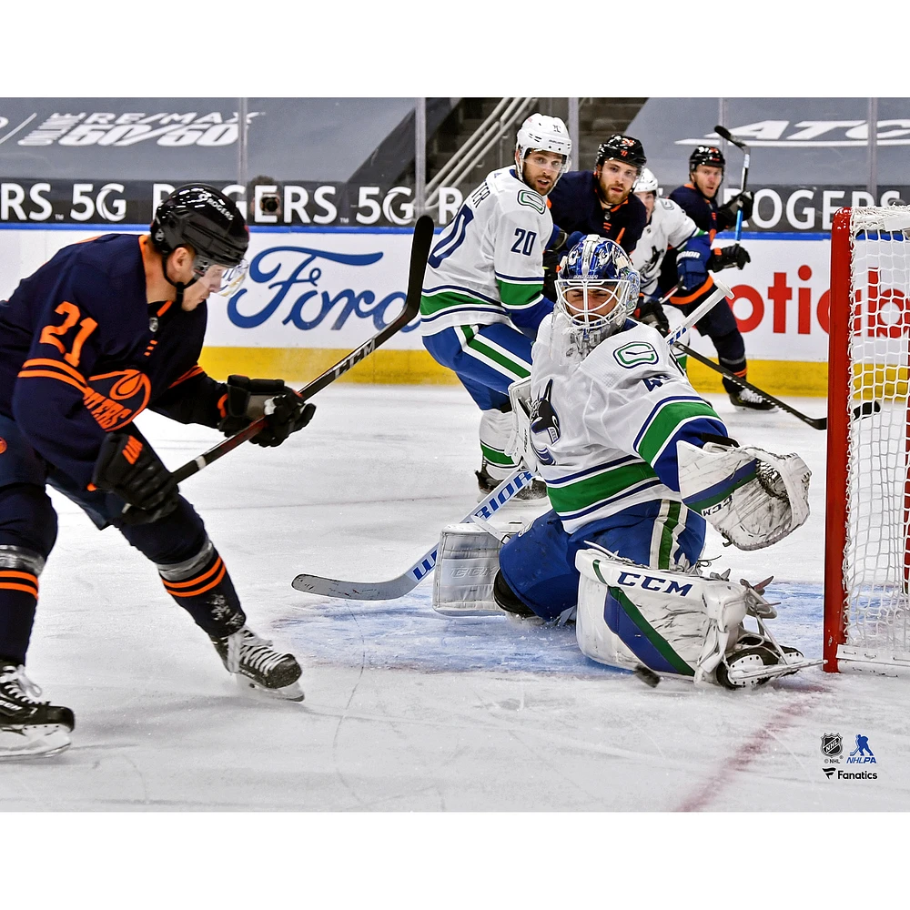 Braden Holtby Vancouver Canucks Unsigned Team Debut Photograph