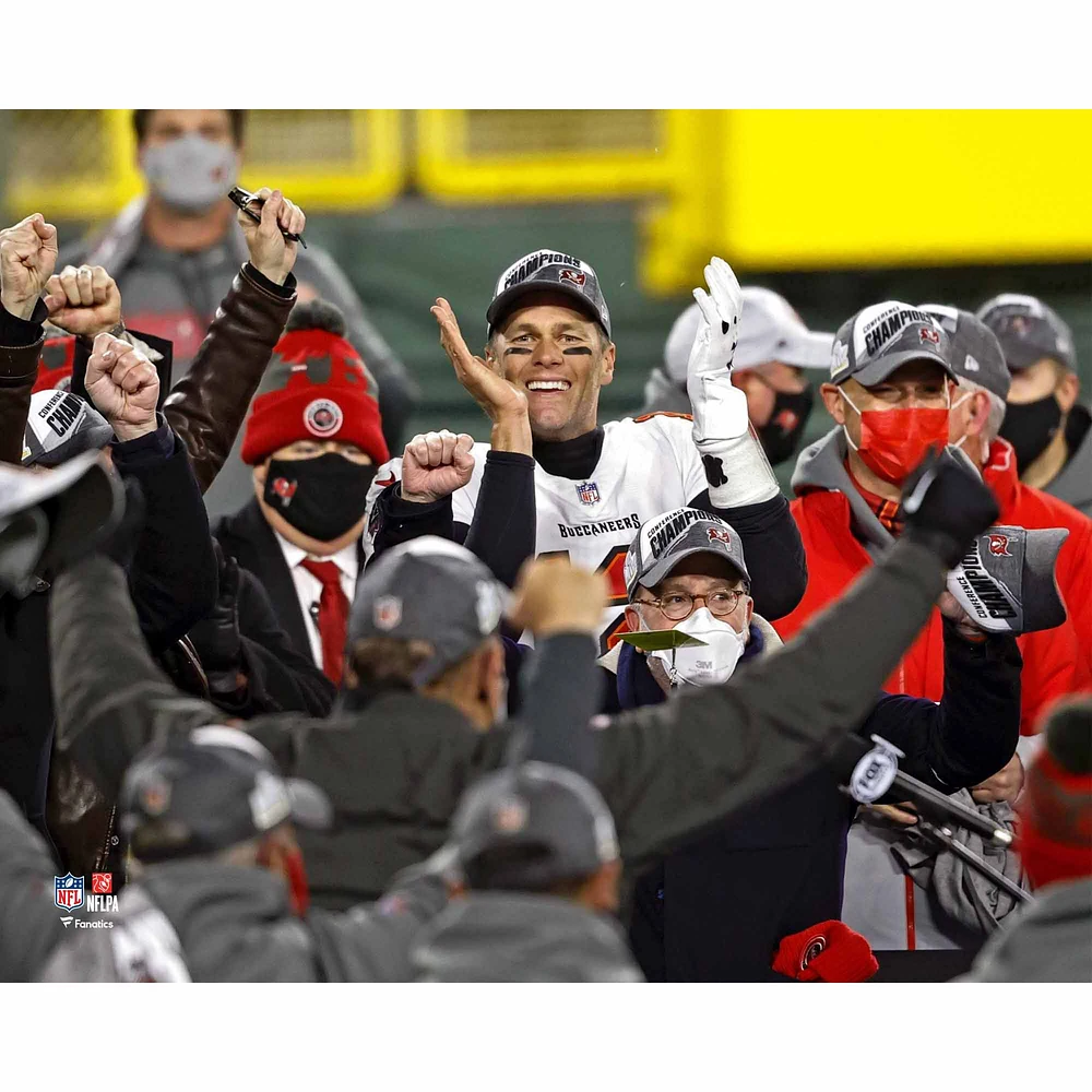 Tom Brady Tampa Bay Buccaneers Unsigned 2021 NFC Championship Team Celebration Photograph