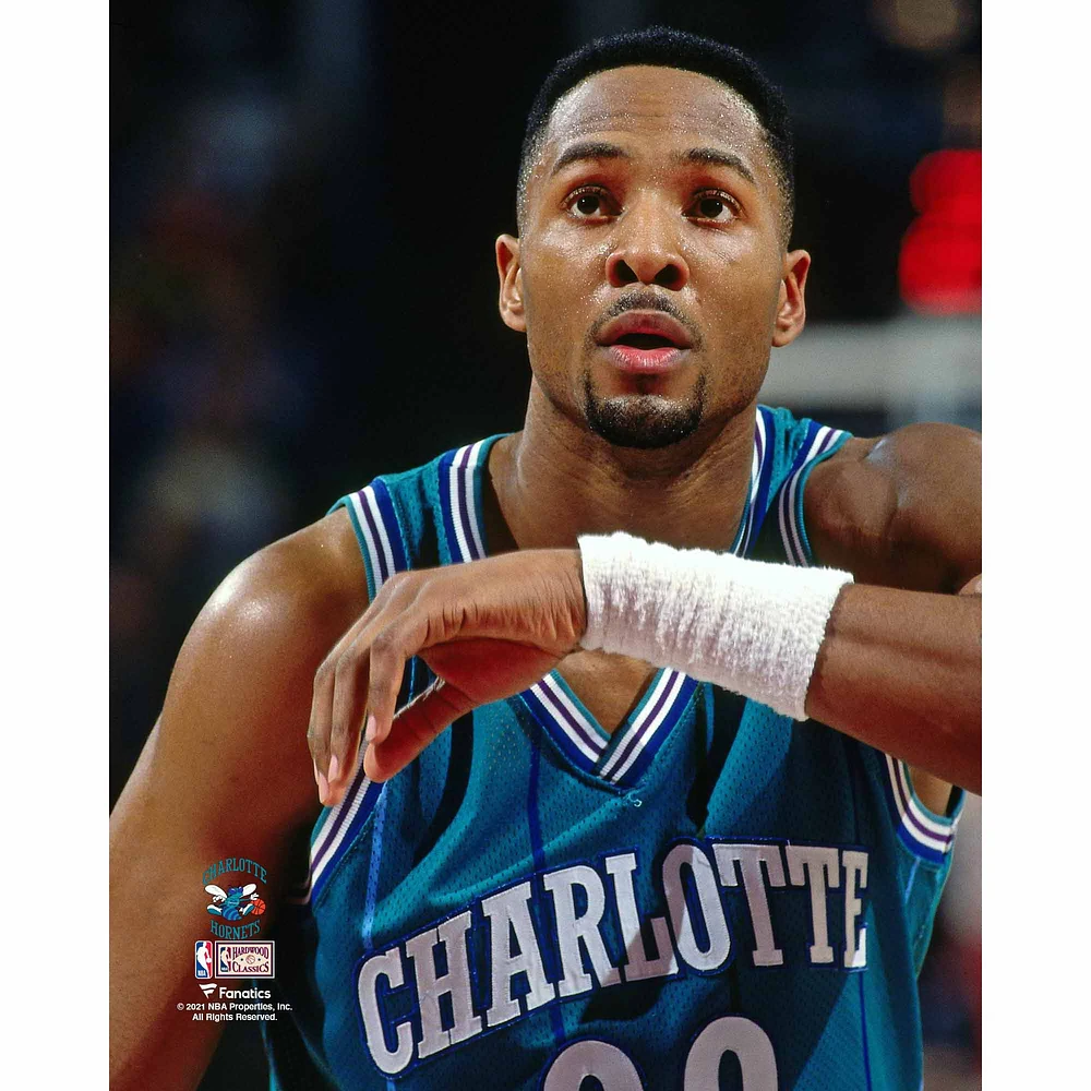 Alonzo Mourning Charlotte Hornets Unsigned Free Throw Line Routine Photograph