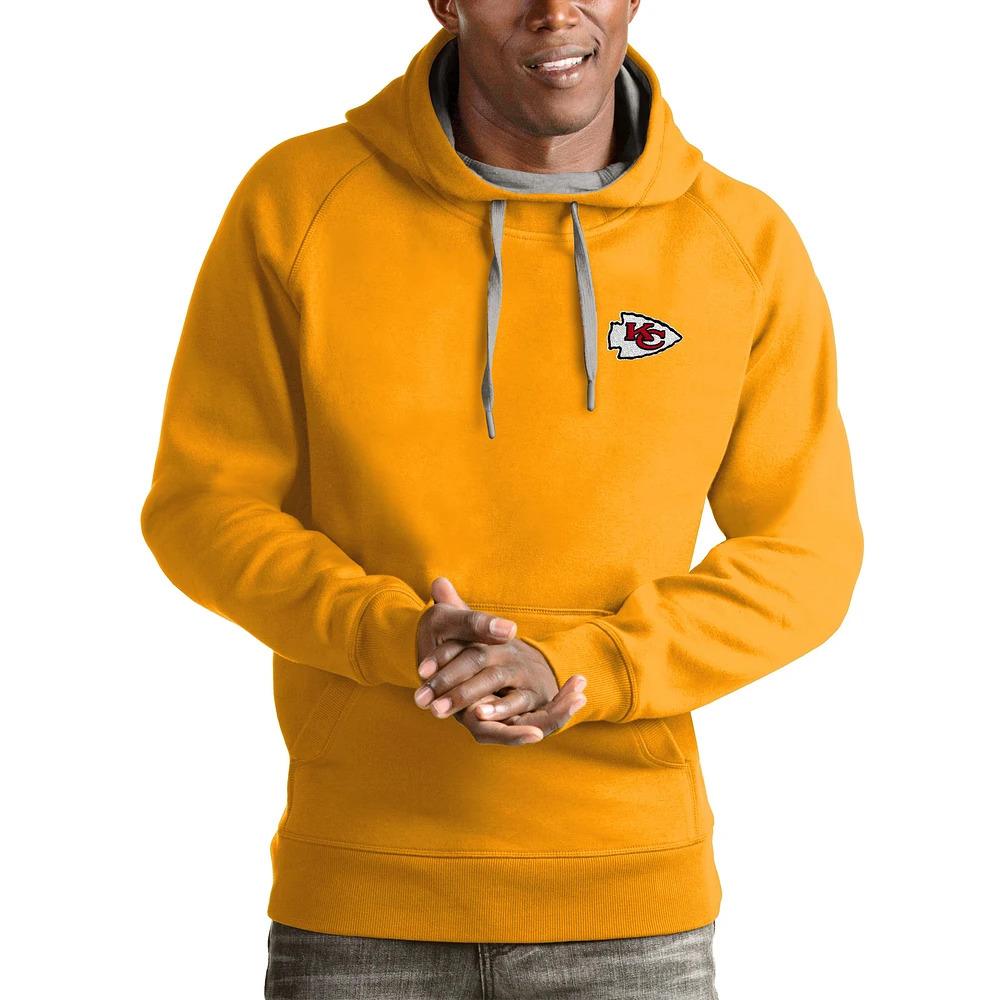 Men's Antigua Gold Kansas City Chiefs Logo Victory Pullover Hoodie