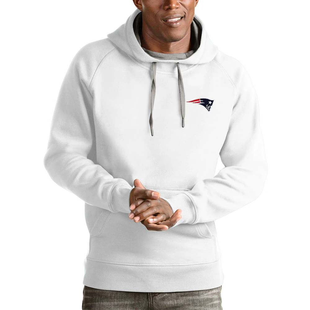 Men's Antigua New England Patriots Logo Victory Pullover Hoodie