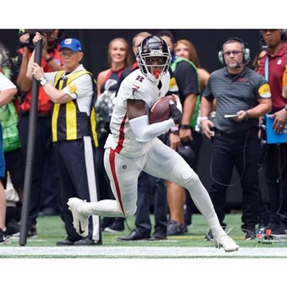 Kyle Pitts Atlanta Falcons Unsigned NFL Rookie Debut Photograph