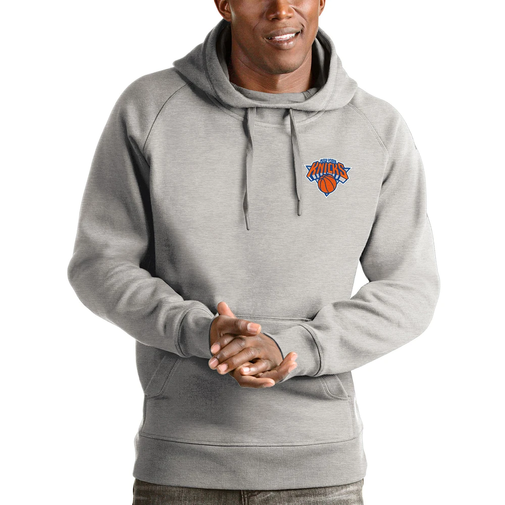 Men's Antigua Heathered Gray New York Knicks Victory Pullover Hoodie