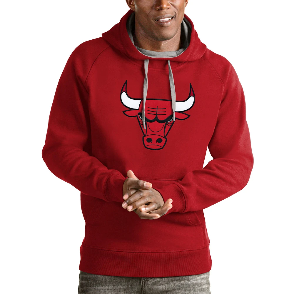 Men's Antigua Chicago Bulls Logo Victory Pullover Hoodie