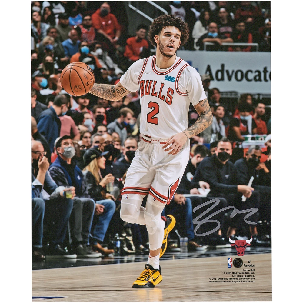 Lonzo Ball Chicago Bulls Autographed 8'' x 10'' White Jersey Dribbling Photograph