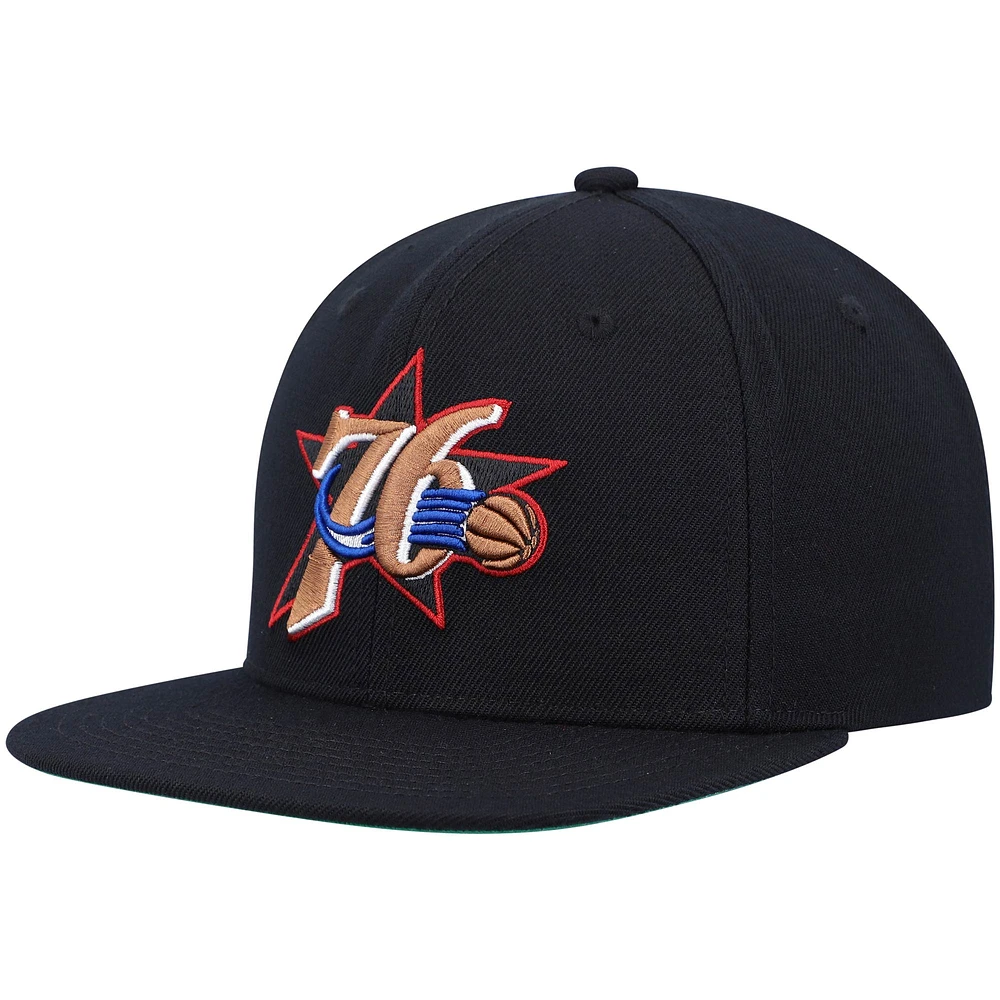 Men's Mitchell & Ness Black Philadelphia 76ers Hardwood Classics Team Ground 2.0 Snapback Hat