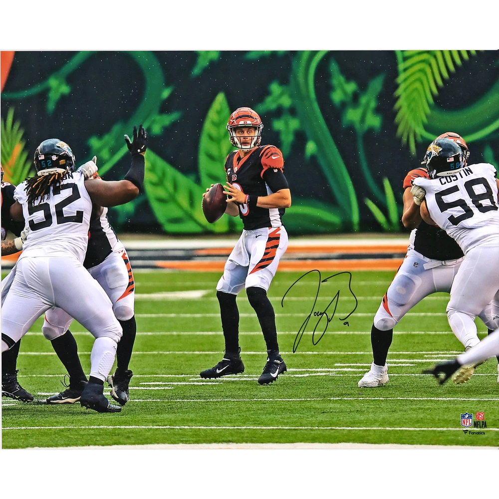 Joe Burrow Cincinnati Bengals Autographed 16" x 20" Black Jersey Standing In Pocket Photograph