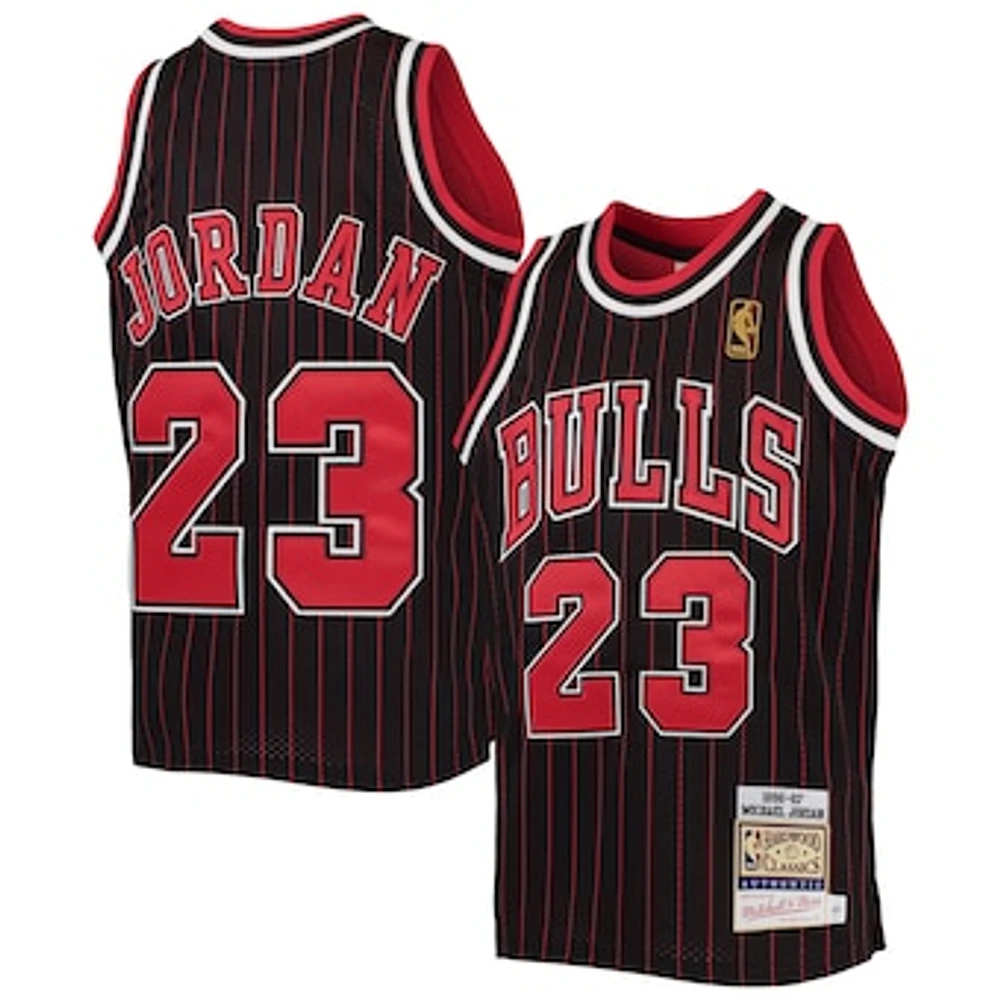 Youth Mitchell & Ness Michael Jordan /Red Chicago Bulls - Hardwood Classics Authentic Jersey