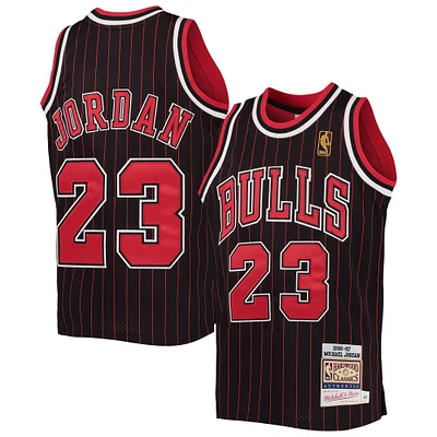 Youth Mitchell & Ness Michael Jordan /Red Chicago Bulls - Hardwood Classics Authentic Jersey